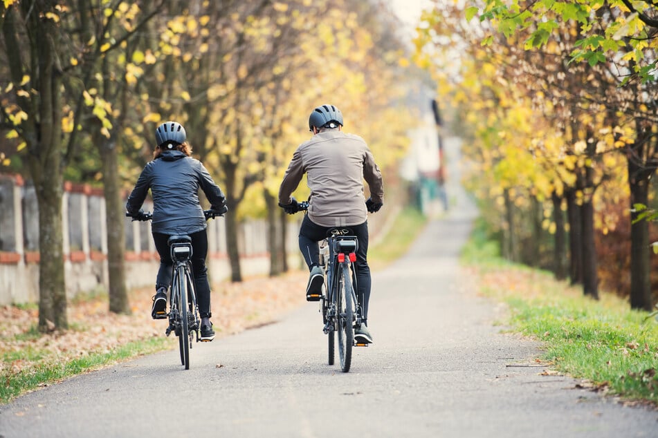 Ein Fahrradhelm schütz im Falle eines Sturzes vor schweren Verletzungen. (Symbolbild)