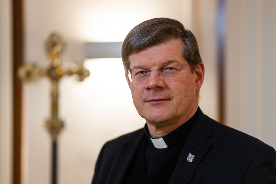 Stephan Burger (60), Erzbischof von Freiburg, steht in seinem Büro im erzbischöflichen Ordinariat.