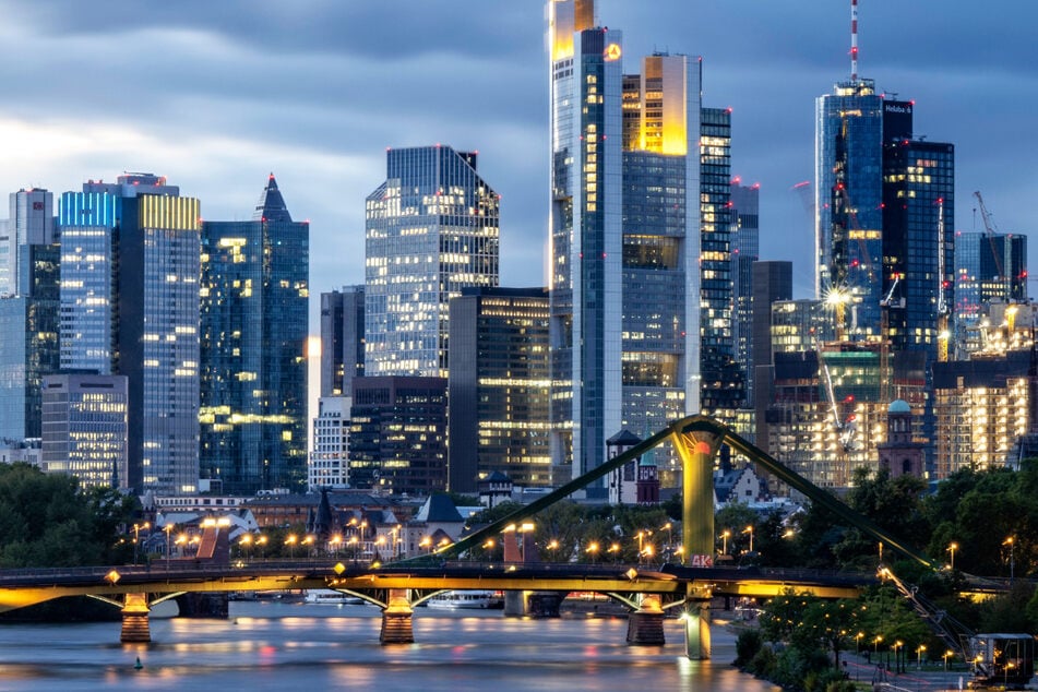 Die Bankenstadt Frankfurt am Main wurde von der deutschlandweiten Immobilien-Krise schwer getroffen, wie eine aktuelle Analyse zeigt.