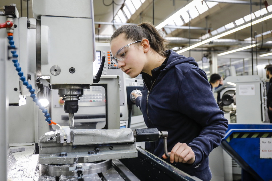 Gymnasium und Abi oder doch lieber Oberschule und anschließende Lehre - die Freien Wähler wollen die Bildungsempfehlung erst nach der 6. Klasse erteilen.