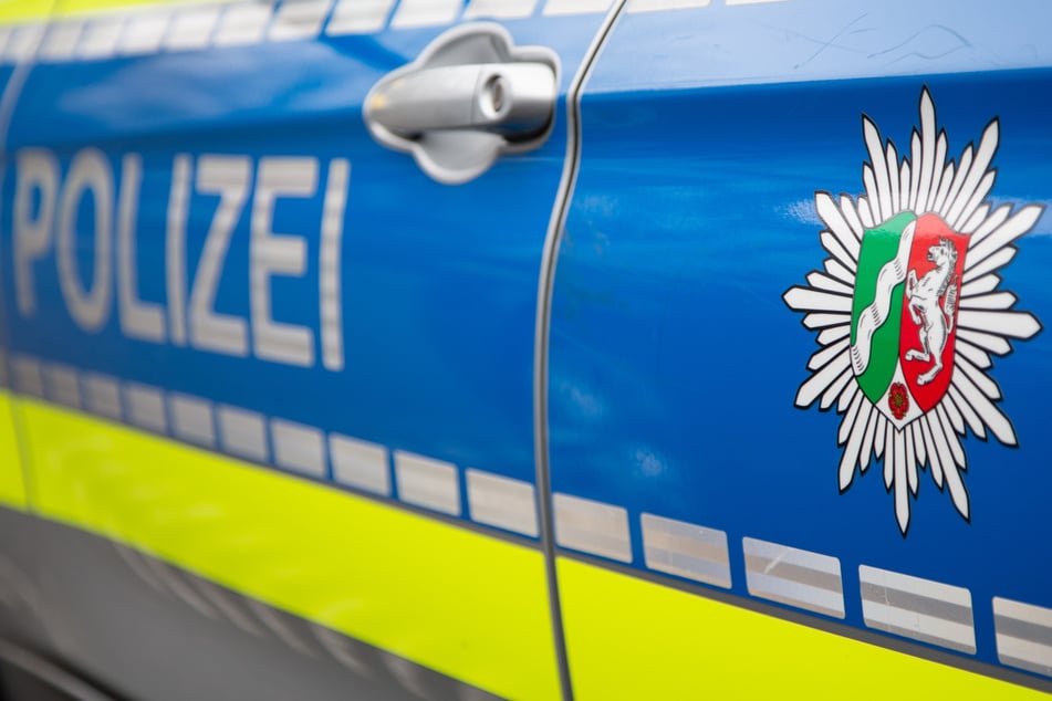 Die Polizei hat Ermittlungen aufgenommen und hofft auf Zeugen, die Hinweise zu den drei an dem Rennen beteiligten Fahrzeugen geben können. (Symbolbild)