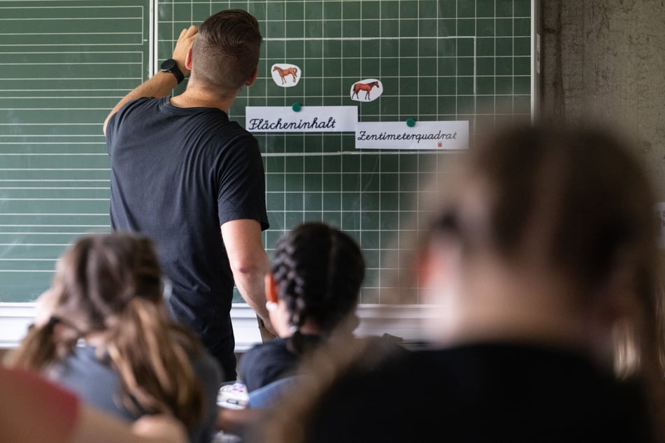 Werden Kinder mit Migrationshintergrund künftig per Quote an Grundschulen verteilt? Sachsens Philologenverband hält nichts davon.