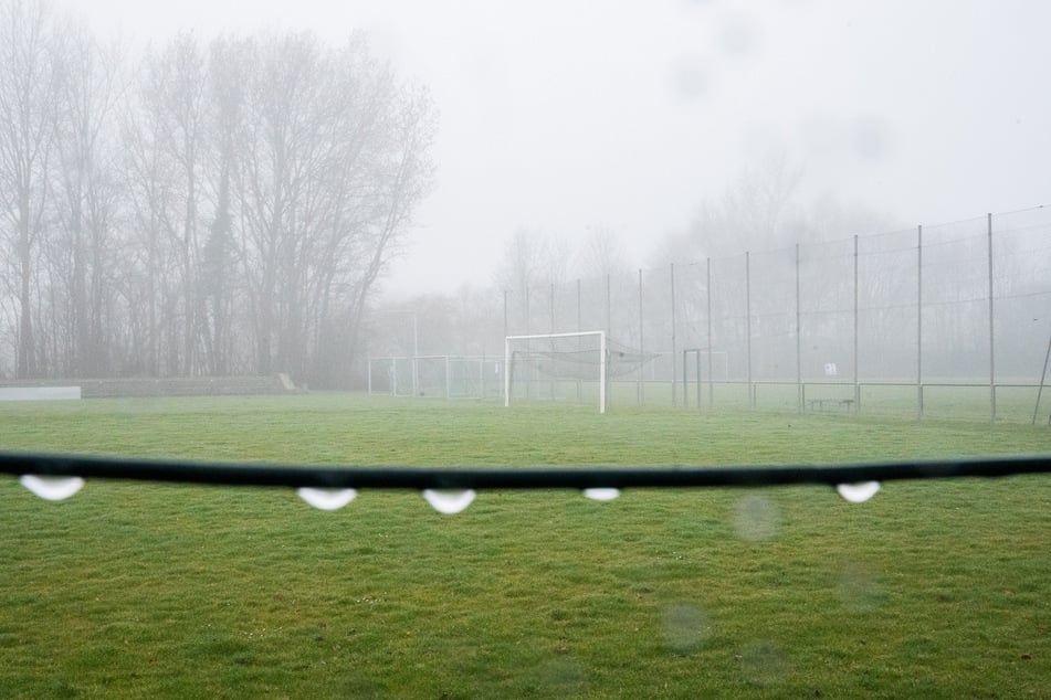 Bevor der 20-Jährige das Training beginnen konnte, wurde er von zwei Männern krankenhausreif geschlagen. (Symbolbild)