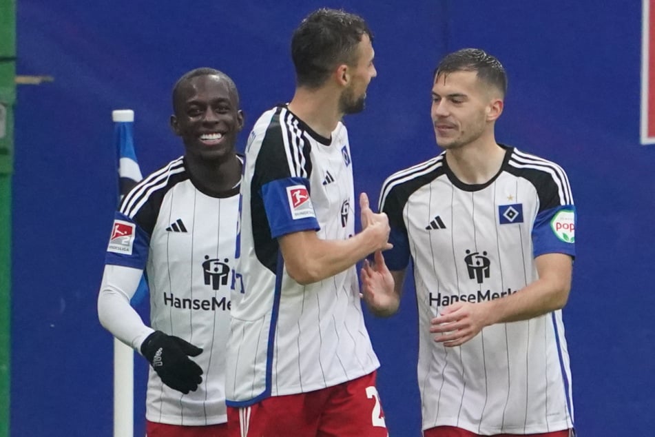 Jean-Luc Dompé (l.), Laszlo Benes (r.) und letztlich Torschütze Jonas Meffert waren an der 1:0-Führung des HSV gegen Greuther Fürth maßgeblich beteiligt.