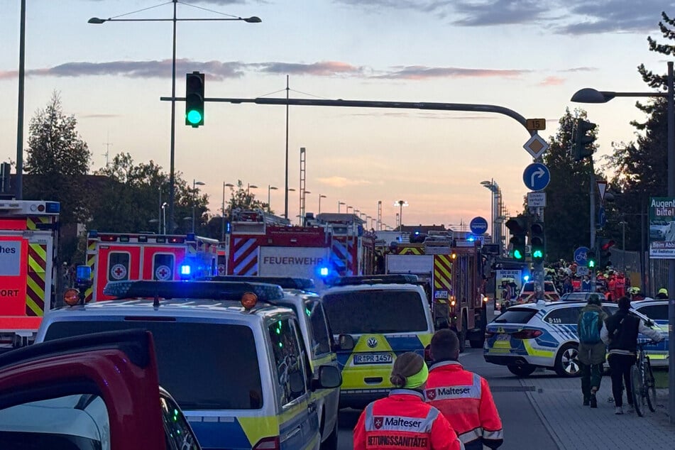 Rund 50 Verletzte mussten von den Einsatzkräften auf der Nibelungenbrücke versorgt werden.