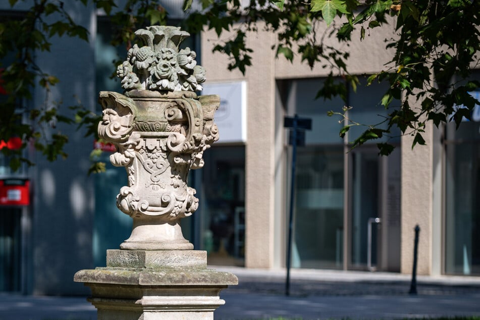 100.000 Euro wurden für die Sandsteinfiguren auf der Hauptstraße in der Dresdner Neustadt in Aussicht gestellt.