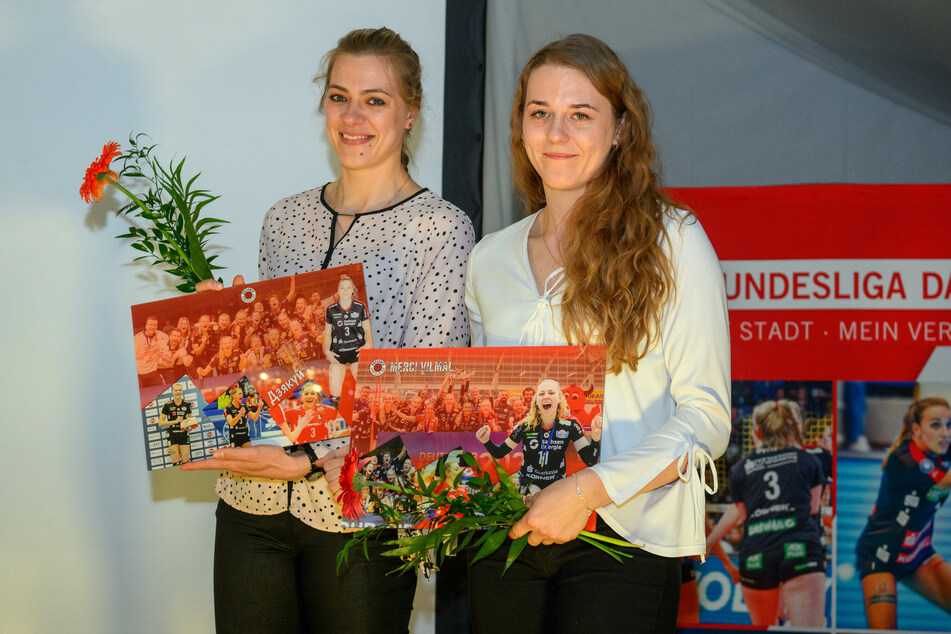 Die beiden Diagonalangreiferinnen Kristina Kicka (30, l.) und Maja Storck (23, r.) wurden verabschiedet.