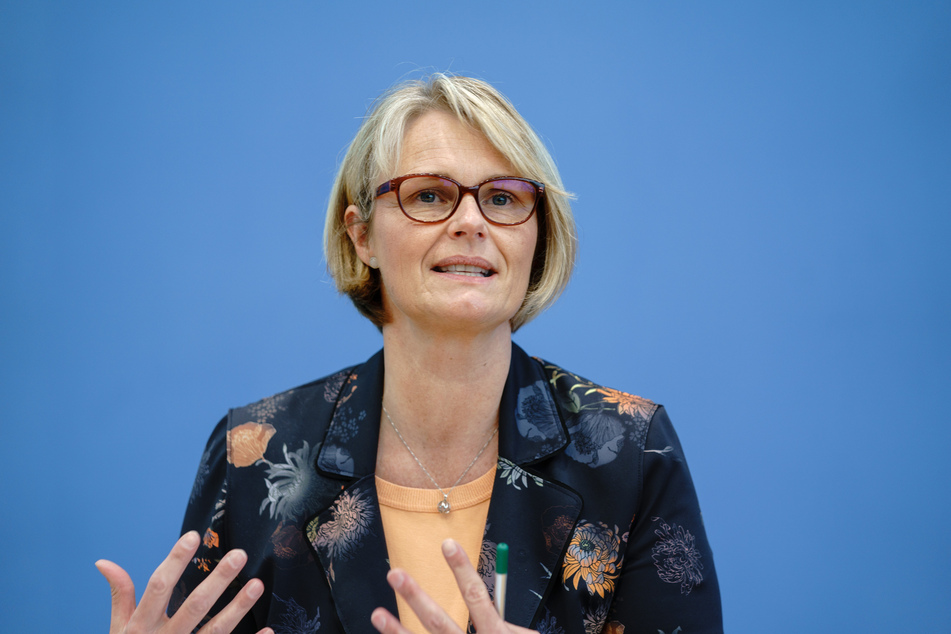 Anja Karliczek (50, CDU), Bundesministerin für Bildung und Forschung, gibt eine Pressekonferenz zur aktuellen Lage in der Corona-Pandemie.