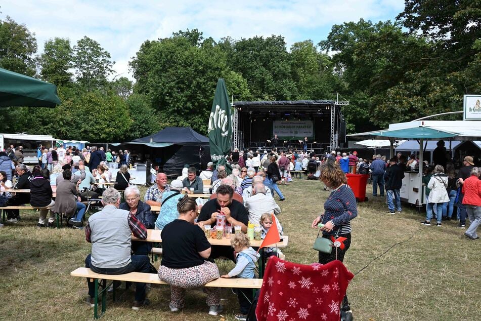 Beim traditionellen Schönauer Parkfest fanden die Feierlichkeiten um Grünaus Jubiläum am Wochenende ihren Höhepunkt.