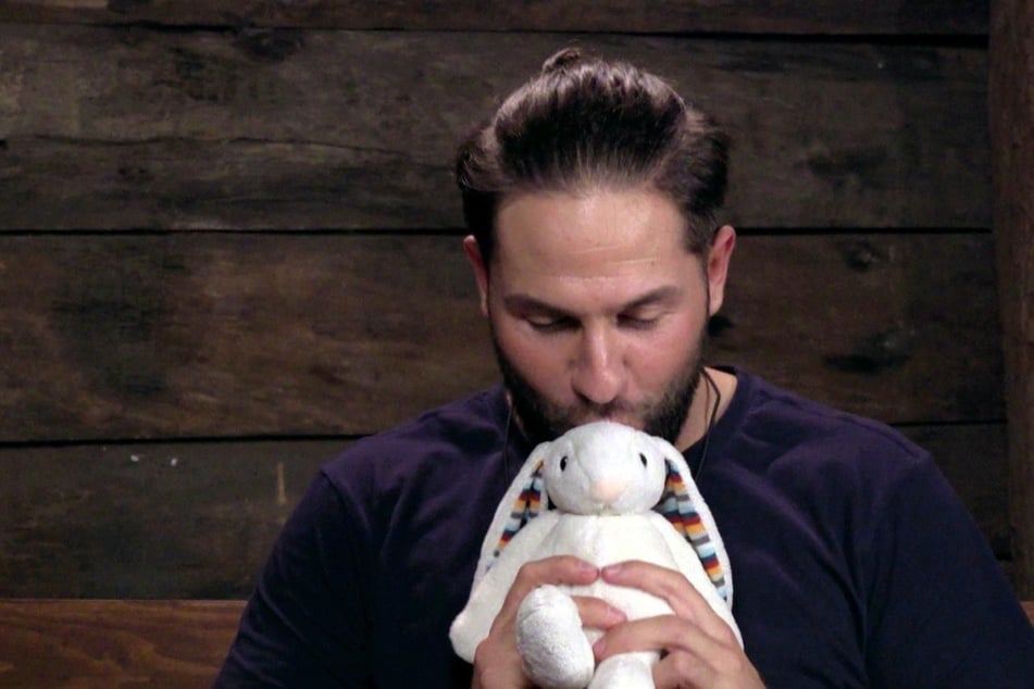 Maurice Dziwak (27) zog 2025 mit Stofftier "Schnuffel" ins Dschungelcamp. (Archivbild)