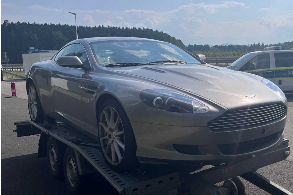 Aston Martin und Co: Mega-Autoschmuggel aus der Schweiz fliegt auf!