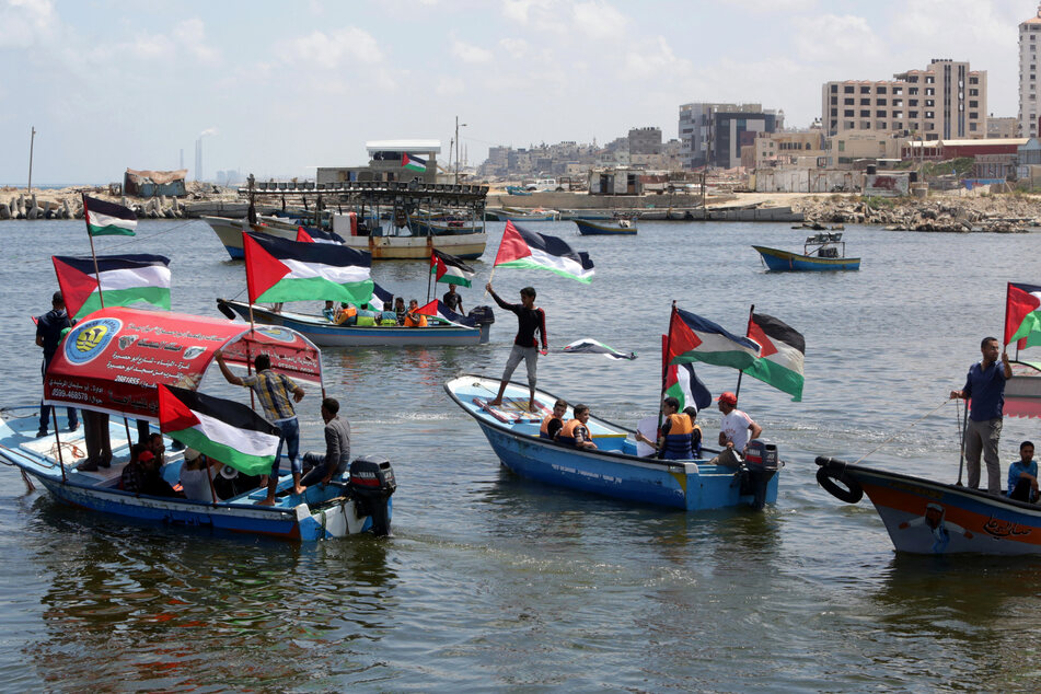 Civilian aid flotilla sets course for Gaza to defy Israeli blockade: "When governments fail, we sail!"