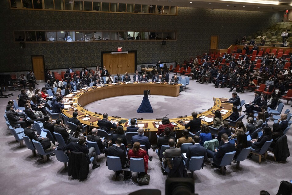 Das mächtigste UN-Gremium verabschiedete am Freitag in New York einen deutlich aufgeweichten Kompromisstext.