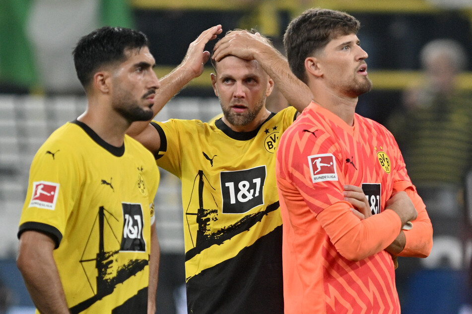 Es wäre eine Hiobsbotschaft für den BVB: Torhüter Gregor Kobel (25, r.) droht verletzt auszufallen.