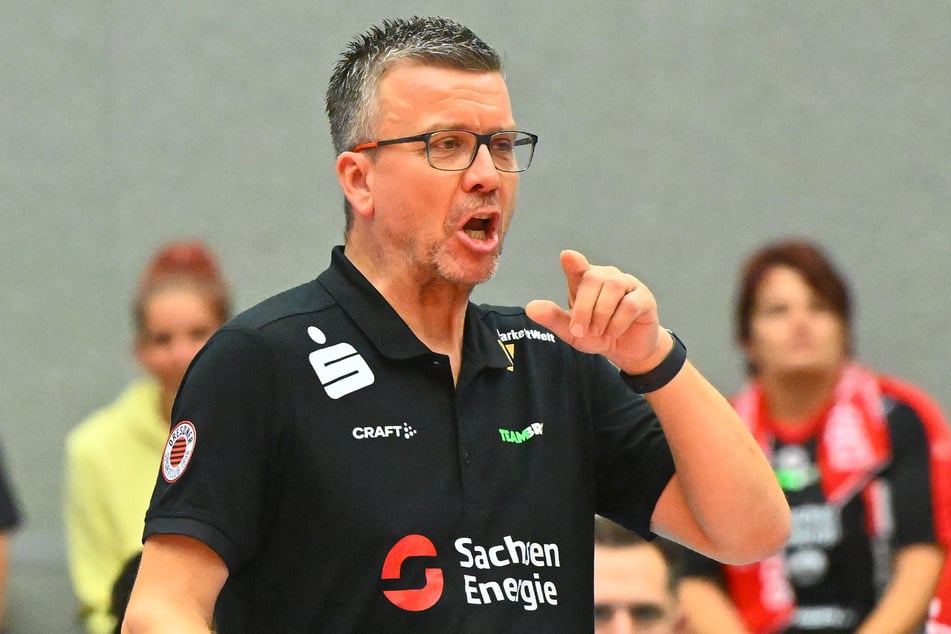 Alex Waibl (55) ist seit 2009 Chef-Trainer der DSC-Schmetterlinge.