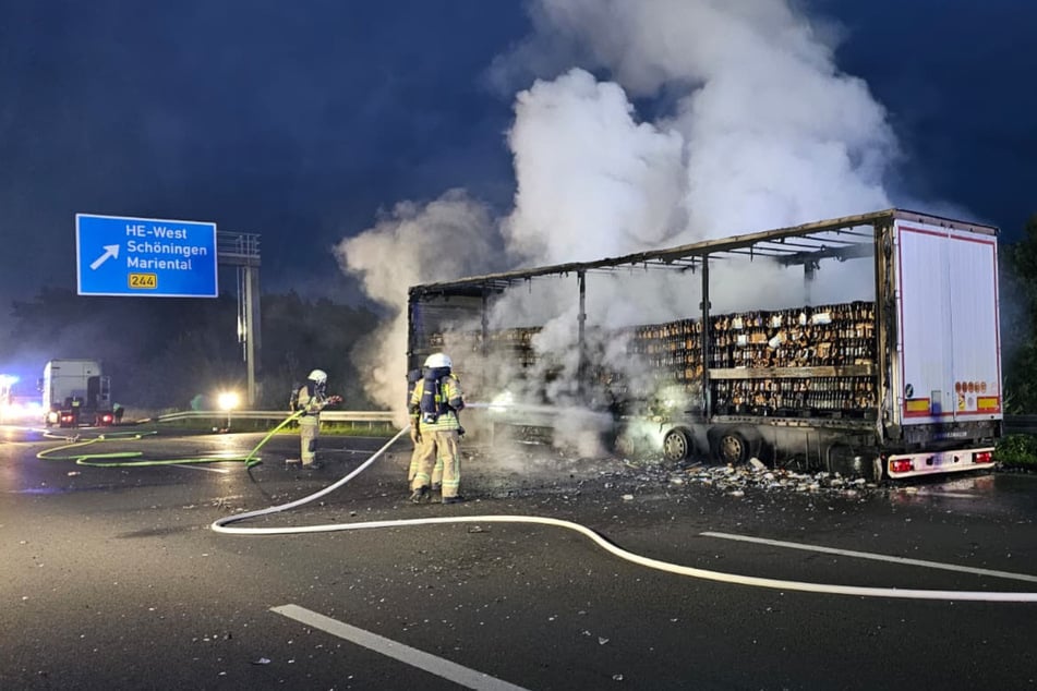 Dem Fahrer gelang es, den Auflieger abzukoppeln.