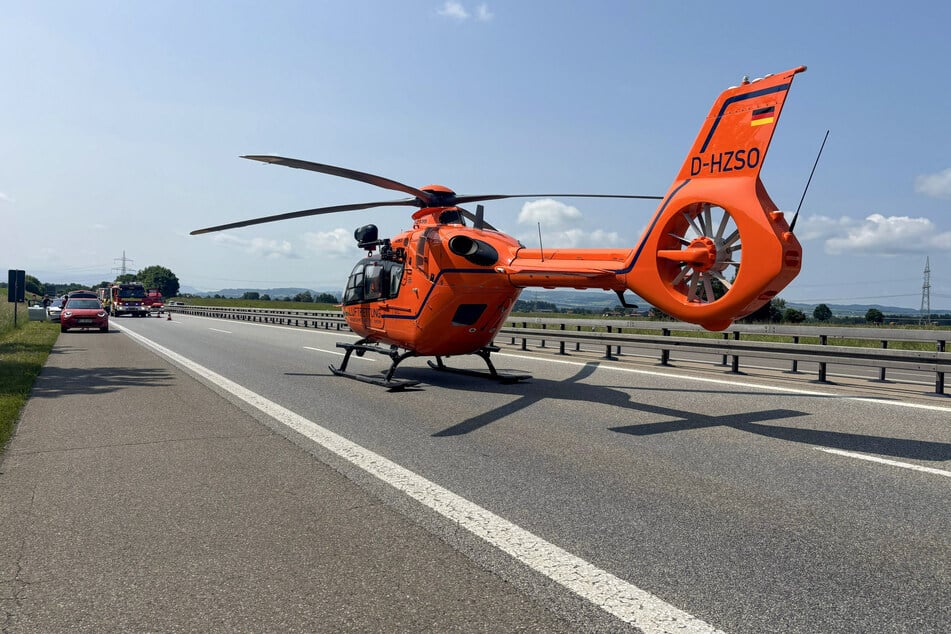 Ein Rettungshubschrauber landete auf der A7 im Oberallgäu.
