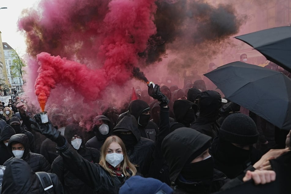 Teilnehmer der Berliner "Demonstration zum revolutionären 1. Mai".