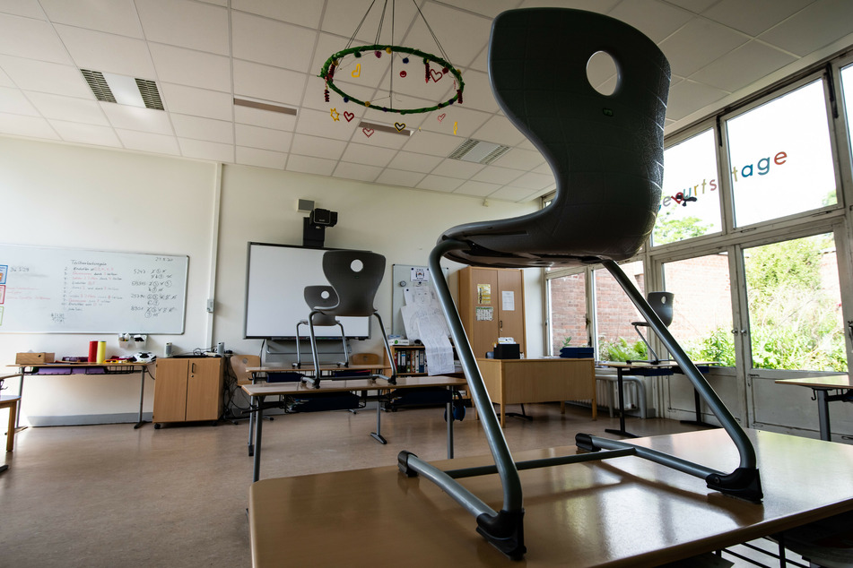 Viele Klassenzimmer bleiben leer, die Schüler sind vorerst in Quarantäne.