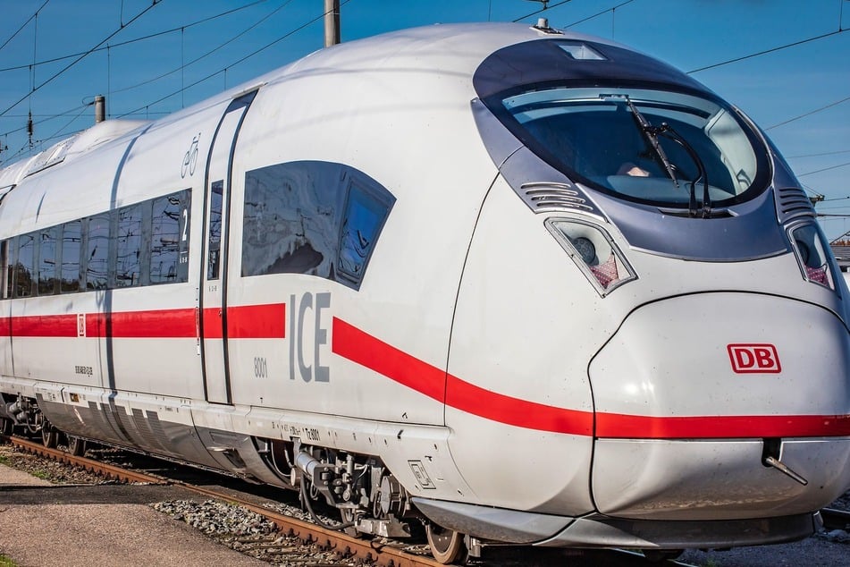 Am Samstag ging die Rangierfahrt eines ICE 3neo in Frankfurt-Griesheim schief. (Archivbild)