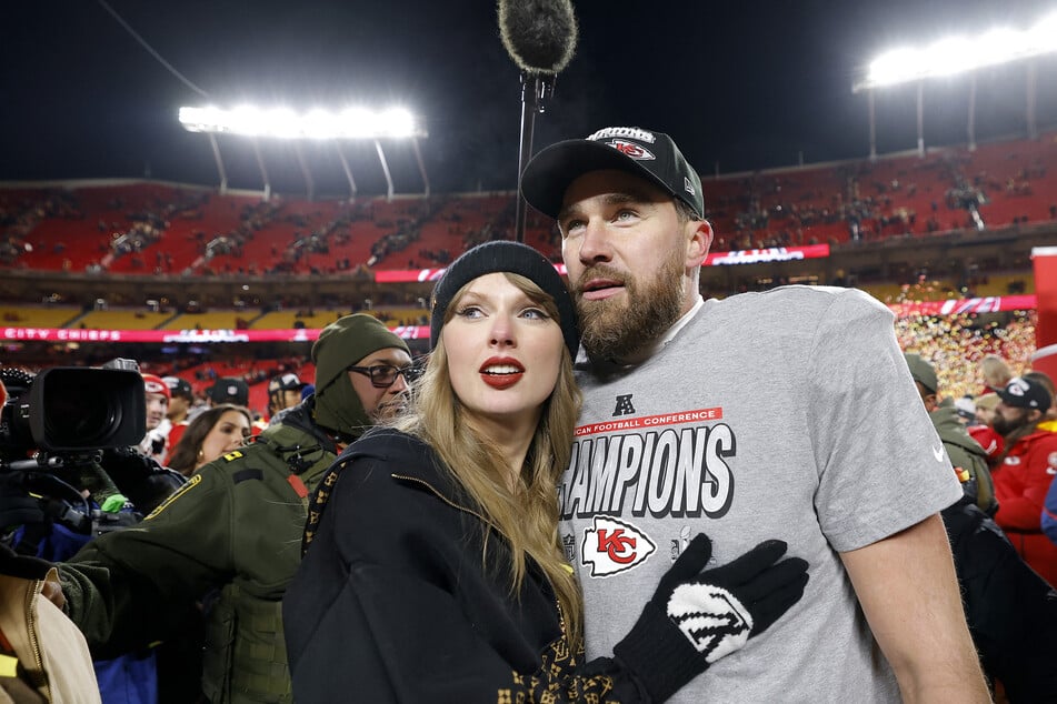 Taylor Swift und Travis Kelce sollen vor der großen Hochzeitsfeier rund 26 Millionen US-Dollar gespendet haben.