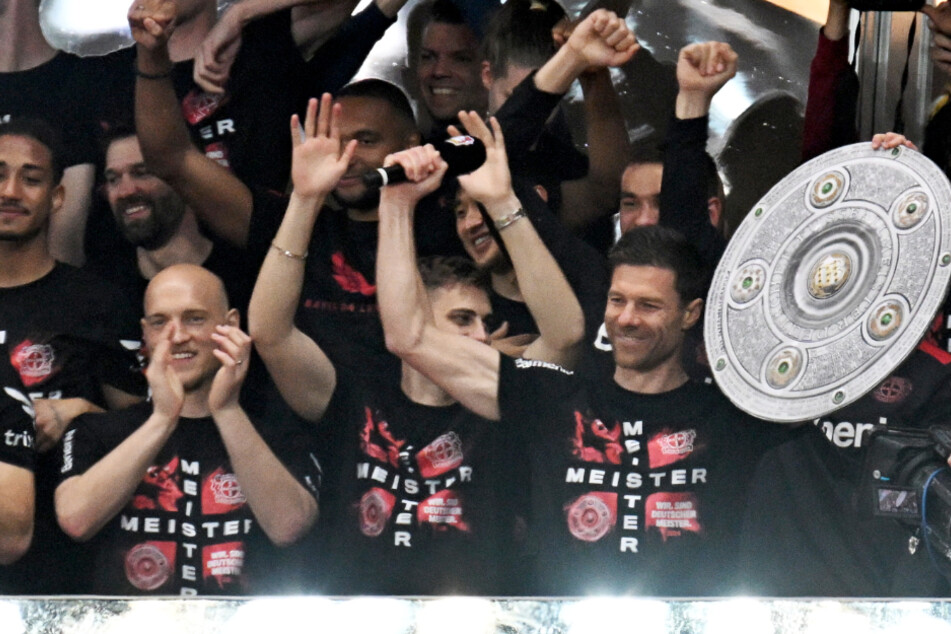 Xabi Alonso gilt als Macher des Erfolgs - der Spanier übernahm Bayer 04 zunächst auf Rang 17, führte den Klub anschließend zum Titel.