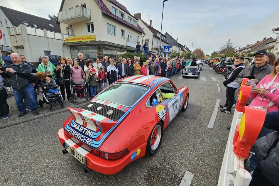 Sportlich und fesch: Auch dieser Martini-Porsche zog die volle Aufmerksamkeit auf sich.