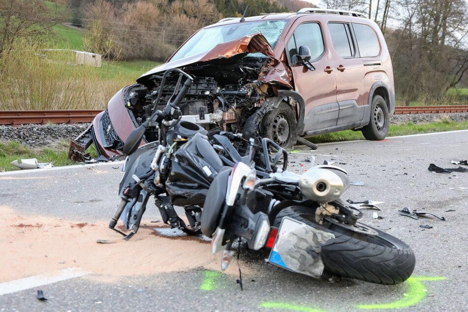 Der Fahrschüler krachte frontal in das voll besetzte Auto.