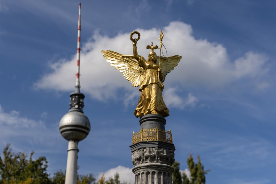 Noch einmal vor der Winterpause gibt's die Wahrzeichen von Berlin im Miniaturformat in Lichtenstein zu sehen.