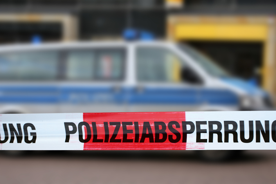 Eine Mordkommission der Polizei ermittelt nach dem gewaltsamen Tod einer Frau in Leverkusen-Schlebusch (Symbolbild).