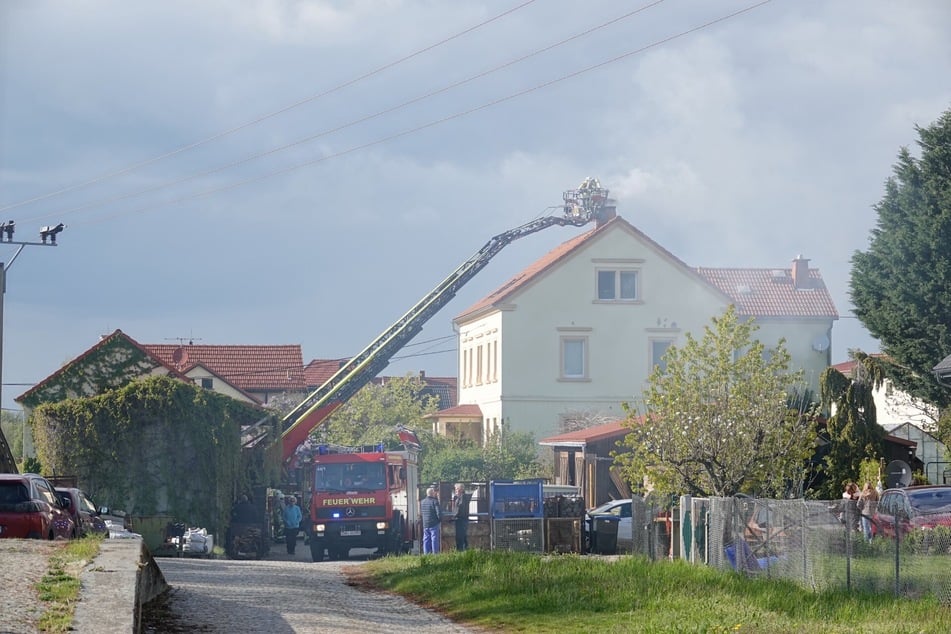 Die Feuerwehr wurde zu einem Schornsteinbrand in Grumbach (Gemeinde Wilsdruff) gerufen.