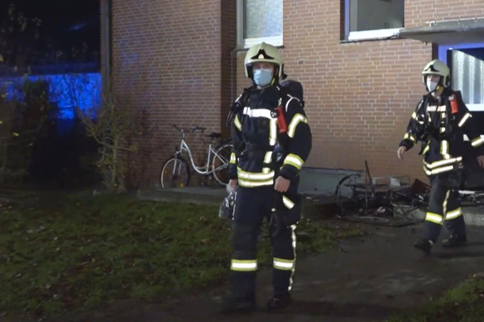 Feuer in Mehrfamilienhaus: 15 Verletzte, darunter drei Kinder!