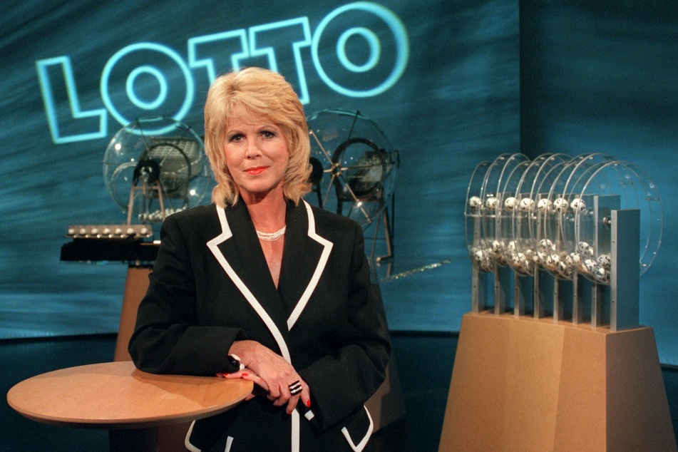 Von 1967 bis 1998 war Karin Tietze-Ludwig (79) die "Glücksfee" beim Lotto. Am 31. Mai wird die Grande Dame des Lotto 80 Jahre alt.