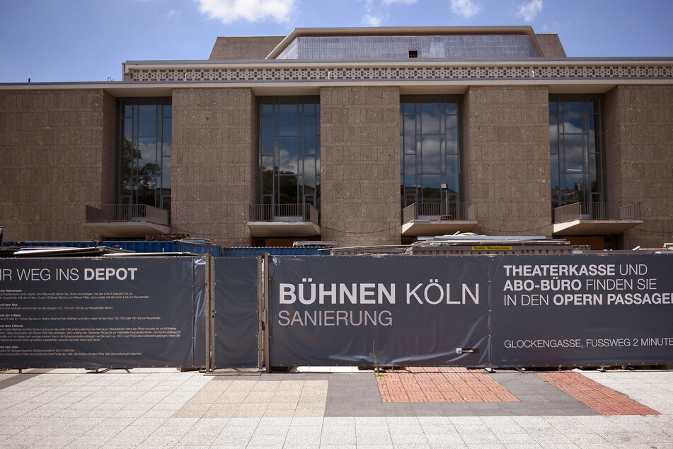 Die aus den 50er Jahren stammende Oper und das Schauspielhaus werden seit 2012 saniert.