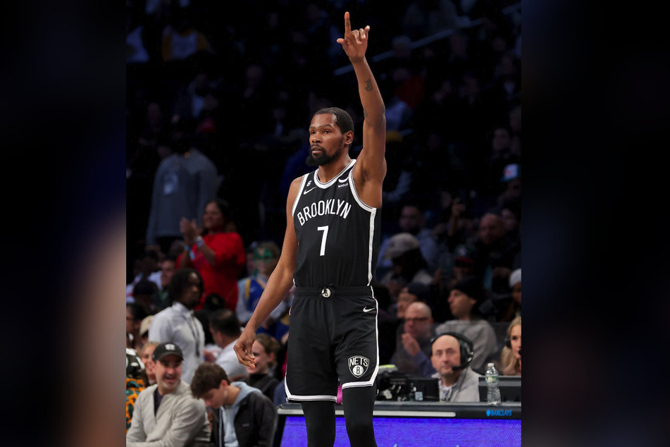 Kevin Durant scored 23 points in the Nets' dominant win over the Warriors.