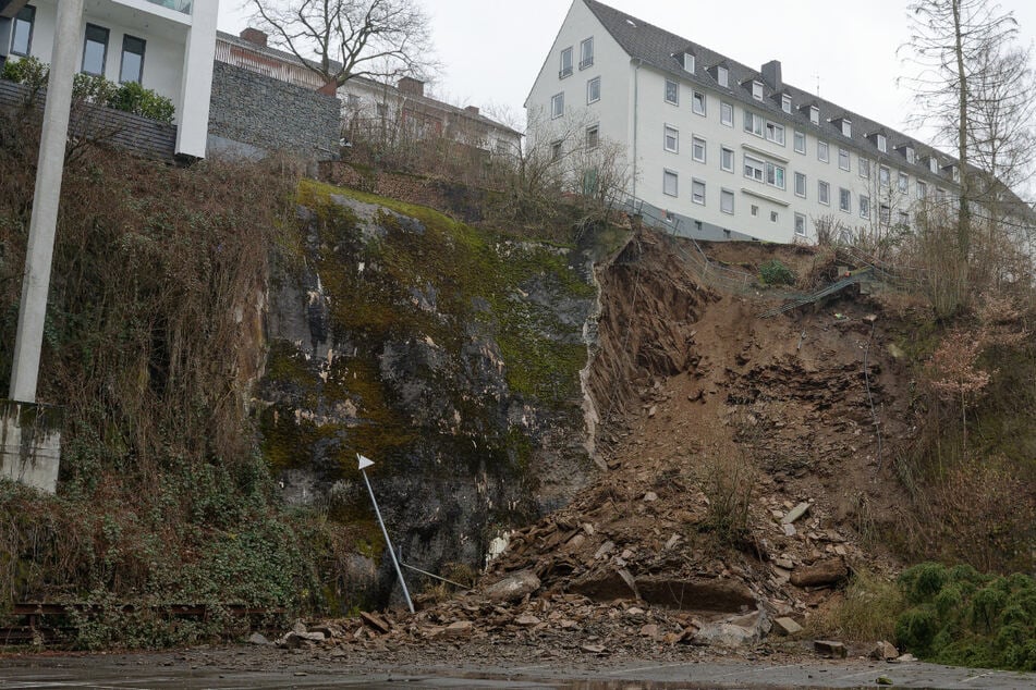 Hangrutsch in Siegen: So soll der evakuierte Wohnkomplex gerettet werden