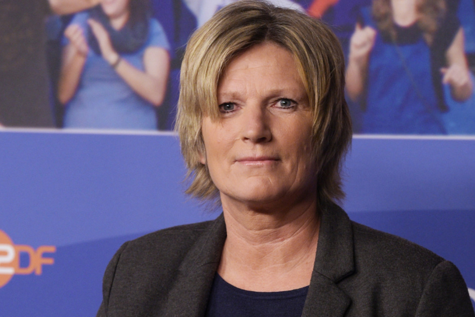 Claudia Neumann (59) ist seit 1999 beim ZDF tätig. 2011 wurde sie bei der Frauen-WM zur ersten WM-Kommentatorin im deutschen Fernsehen.
