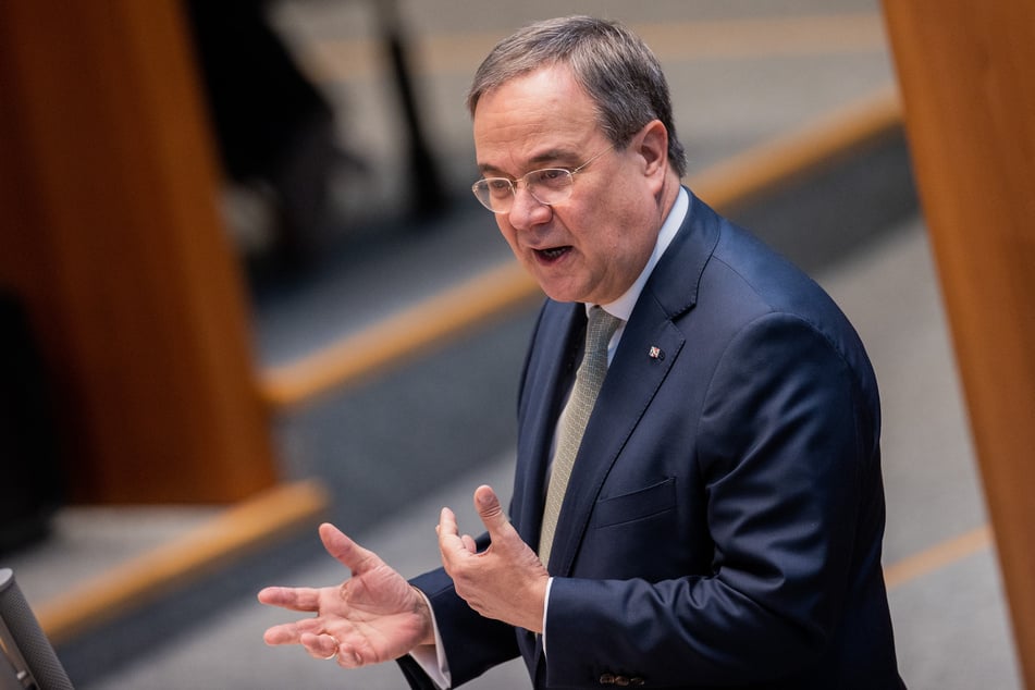 Armin Laschet (CDU), Ministerpräsident von Nordrhein-Westfalen, spricht im Plenum des Landtags.