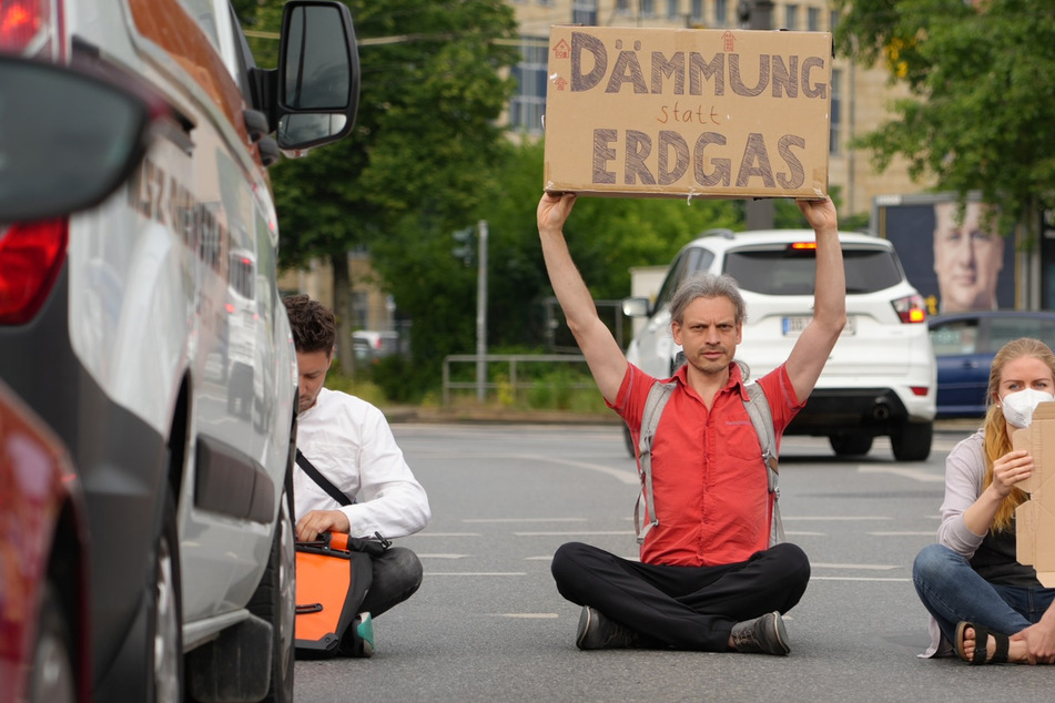 Der Sprecher der Gruppe "Extinction Rebellion", Christian Bläul (40), beteiligte sich schon öfters an Protestaktionen, wie auf diesem Foto im Juni dieses Jahres auf der St. Petersburger Straße.