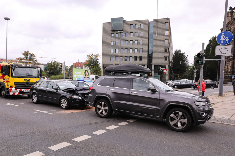 Der 82-jährige Audi-A4-Fahrer wurde durch den Unfall leicht verletzt.