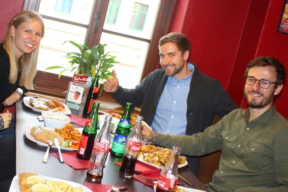 Stammgäste wissen die Qualität der Schnitzel zu schätzen.