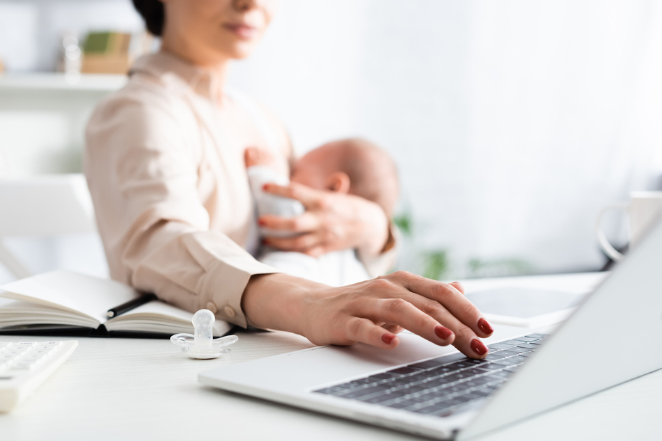 Der CEO eines US-Unternehmens glaubt, dass auch für Mütter die Rückkehr ins Büro besonders schwierig sein könnte. (Symbolbild)