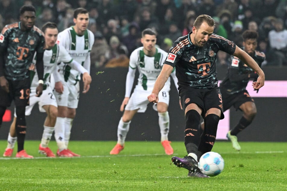 Der Elfer zum Erfolg: Harry Kane schießt die Bayern in der 68. Minute zum Sieg.