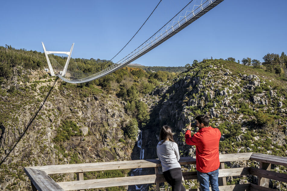 Am Sonntag wurde die Brücke eröffnet.