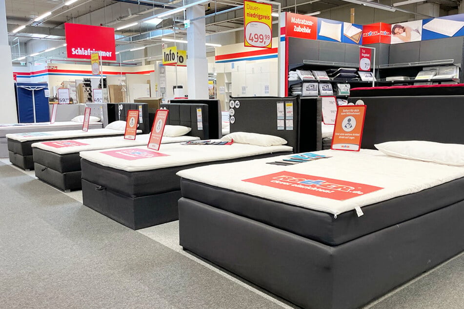 Wegen Umbau gibt's bei ROLLER Möbel zum Schnäppchenpreis