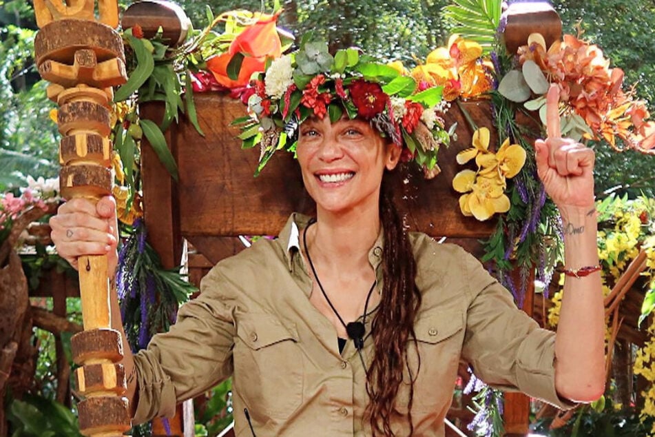 Dschungelkönigin Lilly Becker (49) wartet wohl noch auf eine größere Summe von RTL.