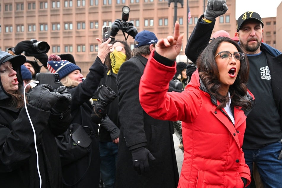 Lauren Boebert offers pardoned January 6 rioters a tour of the Capitol