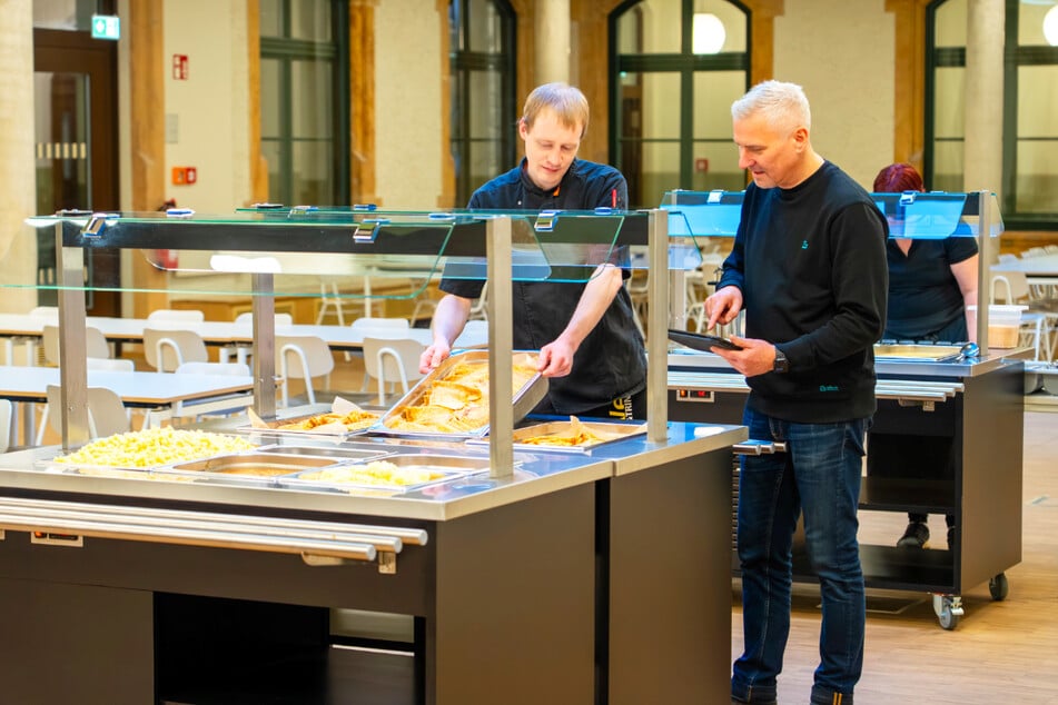 Statt Einheitstellern bringt CoWerk aus Chemnitz jetzt ein modernes Buffetkonzept an die Schulen.