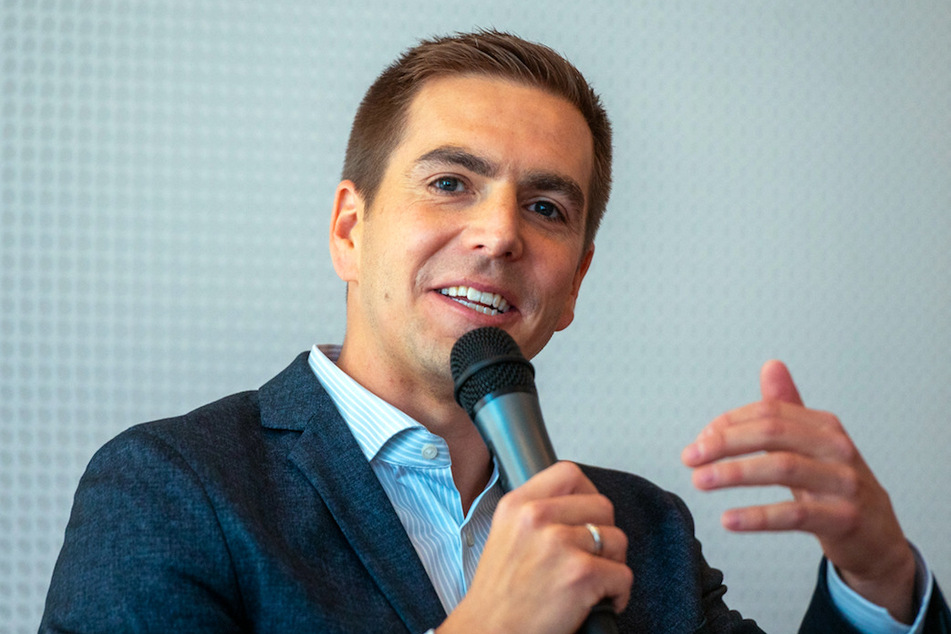 Der ehemalige Bayern-Kapitän Philipp Lahm (36) hat die Arbeit und Herangehensweise von Trainer Hansi Flick gelobt.