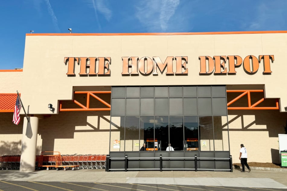 Huge price cuts on outdoor essentials hit Home Depot on Thursday, November 27